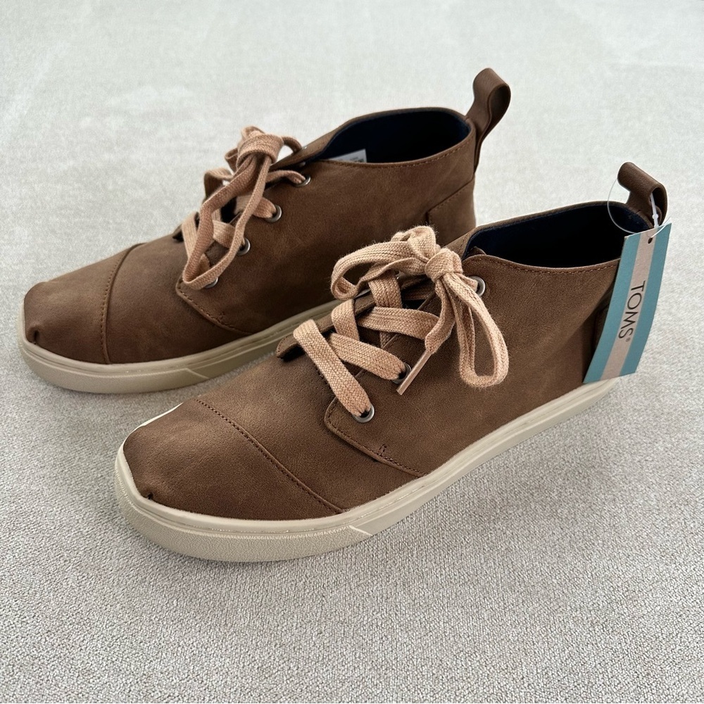 NWT. TOMS Kids' Botas Cupsole Shoe. Size 6. Brown. - Picture 3 of 11